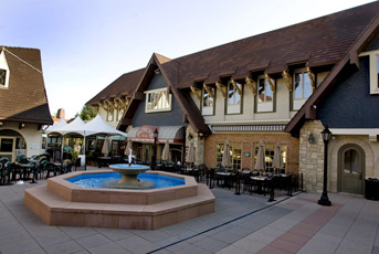 Courtyard at the Sheraton Westport Chalet